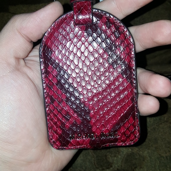 Michael Kors Snake Skin Leather Luggage Tag. - Picture 5 of 7